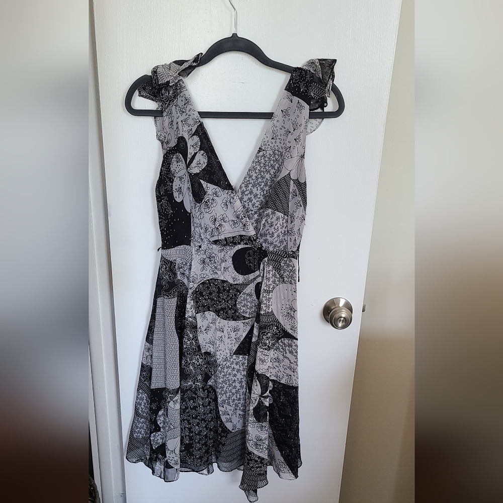 Backless, patchwork print cap-sleeved dress